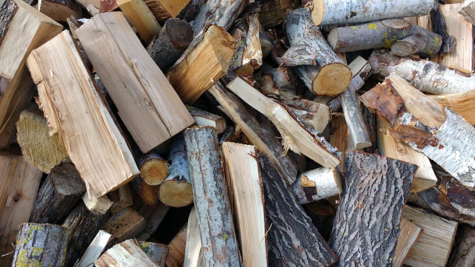 Firewood Cutting In Saskatoon